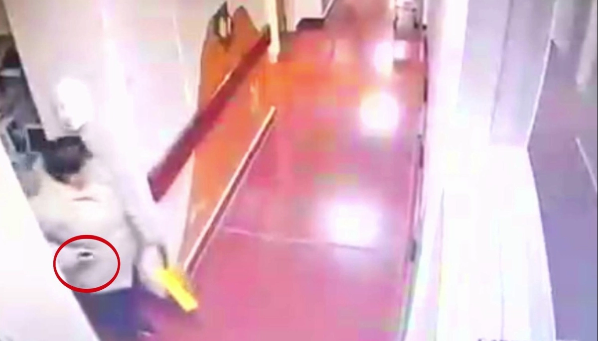 No tiene cura ni vergüenza: fue al hospital a visitar a la nieta y le robó el IPhone a la enfermera
