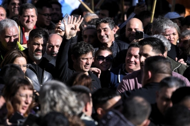 Kicillof habló en la marcha por Cristina: “Esto pasa en la Argentina de Milei, es un golpe de autoritarismo”