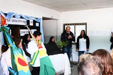 Pablo Garate encabezó la inauguración del playón de la Escuela N°48 de Tres Arroyos