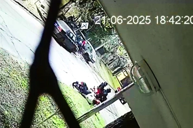 "Tirate, tirate": delincuentes persiguieron a motoquera y la obligaron a saltar del rodado en movimiento