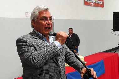General Villegas: Alegre acompañó a los Bomberos Voluntarios en la cena del 54° aniversario
