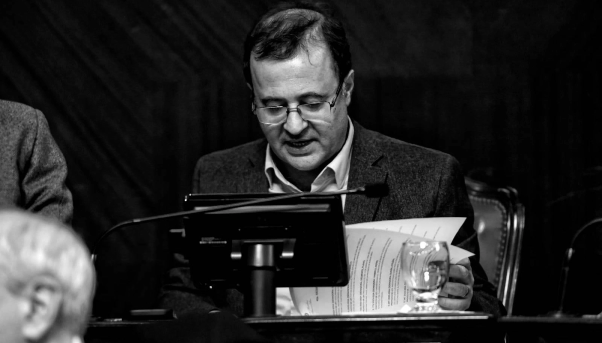 Senador monzoísta votó alineado al kirchnerismo y pasó de rechazar a apoyar las re-reelecciones