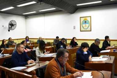 Libertarios denuncian a dos concejales por presunto nepotismo en el Concejo Deliberante de La Costa