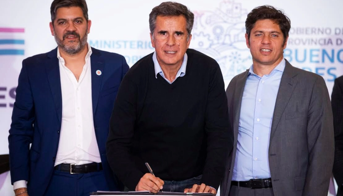 Juanci Martínez firmó un convenio con Kicillof y sumó una nueva propuesta académica para Rivadavia