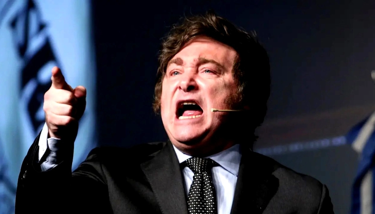 “Pelotudo”, “inútil soviético” y más: Milei y otra tanda de insultos para Kicillof por el fallo contra YPF