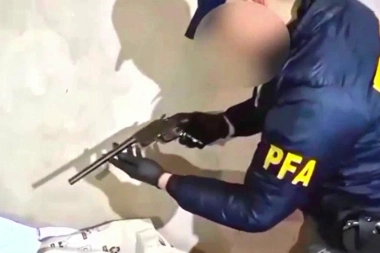 Alerta del FBI denunció a un joven por presunta vinculación con ISIS y allanaron viviendas de La Plata y Ensenada
