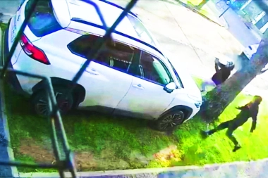 Llegó a la casa, le pusieron una pistola en la cabeza y le robaron la camioneta