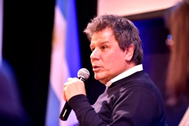 Manes busca volver a la UCR bonaerense y negocia su regreso con los jefes radicales