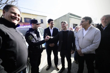 Kicillof entregó patrulleros para Ameghino: “Son nuestra respuesta a los que quieren desvalorizar al Estado”