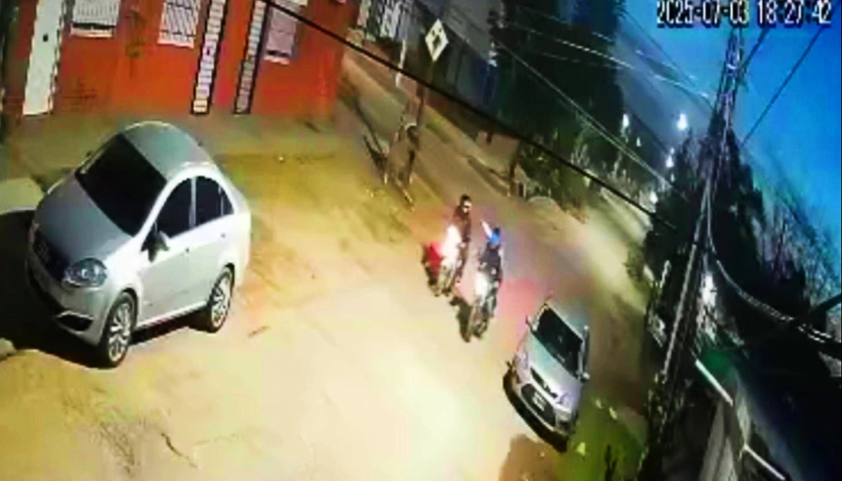 Motochorros en José C. Paz: viajaba con el padre y lo dejaron a pie en la puerta de la casa