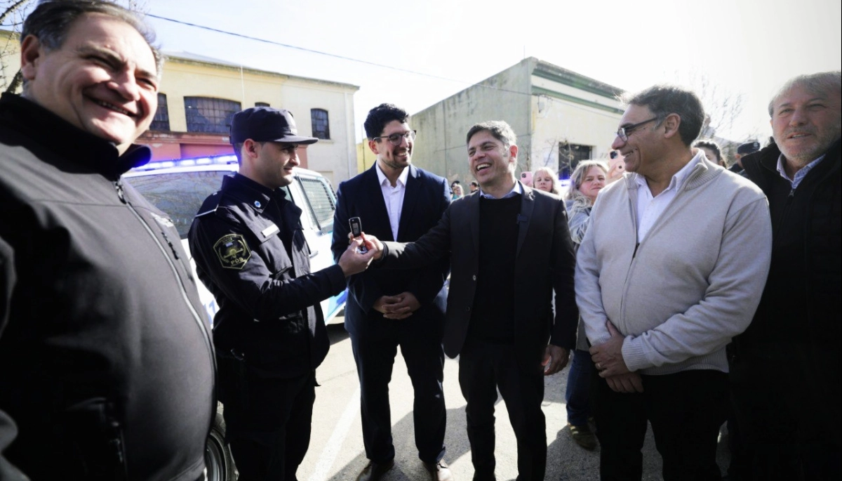 Kicillof entregó patrulleros para Ameghino: “Son nuestra respuesta a los que quieren desvalorizar al Estado”