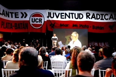 La UCR bonaerense marca territorio: acepta alianzas solo si hay centralidad radical