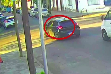 Otro 208 robado en Lanús: la siguieron en un auto similar y la emboscaron a tres cuadras de la comisaría
