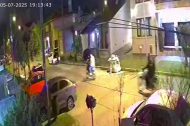 Enfrentaron a motochorros que pretendían robar un auto y los obligaron a escapar "como pudieron"