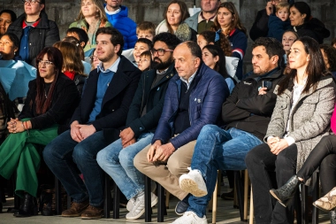 Junto a distintas escuelas, Tres Arroyos celebró el Acto por el día de la Independencia argentina