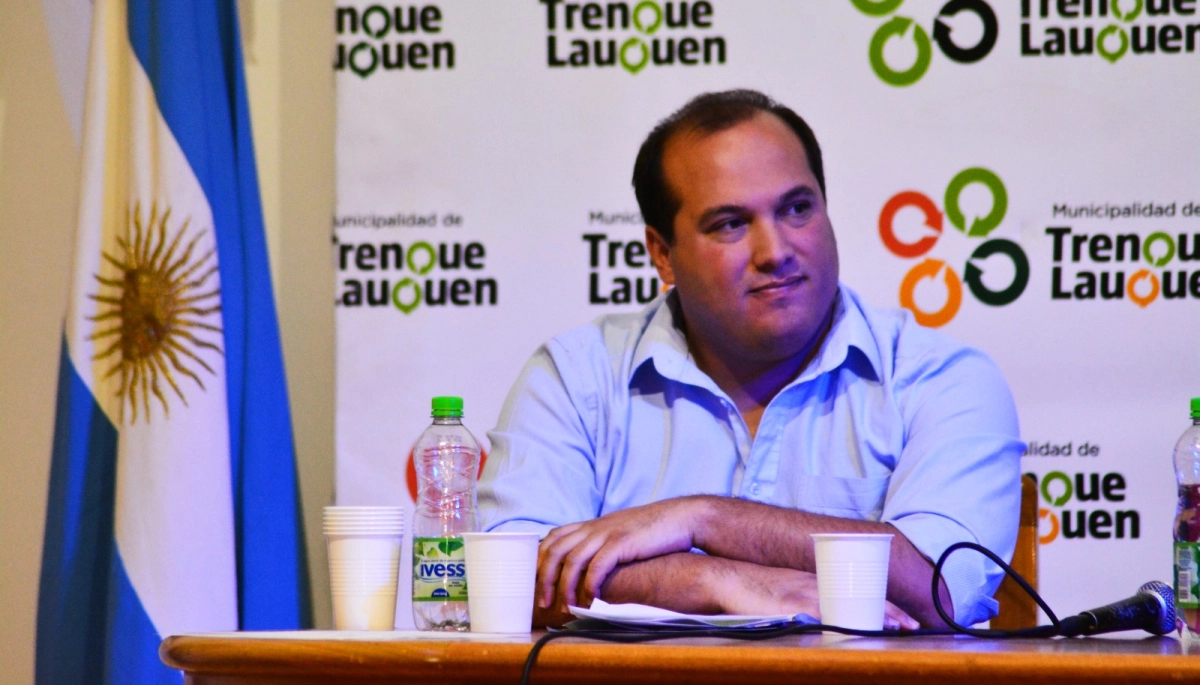Acusan al intendente de Trenque Lauquen de armar "contratos fantasmas" y beneficiar a familiares de funcionarios