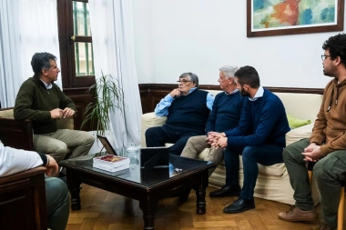 Martínez busca llevar la Licenciatura en Enfermería para las universidades de Rivadavia