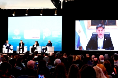 Kicillof cerró un congreso de producción y pidió frenar el “plan de exterminio a la industria” de Milei
