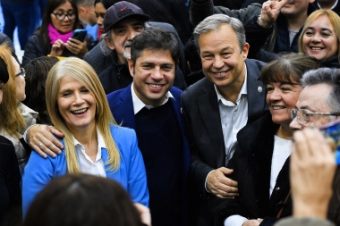 En modo campaña: Kicillof, Magario y Cascallares comenzaron con las recorridas del MDF por la Tercera