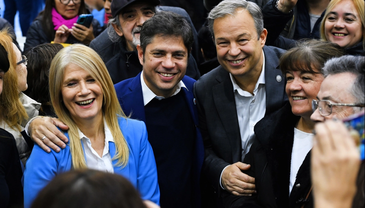 En modo campaña: Kicillof, Magario y Cascallares comenzaron con las recorridas del MDF por la Tercera