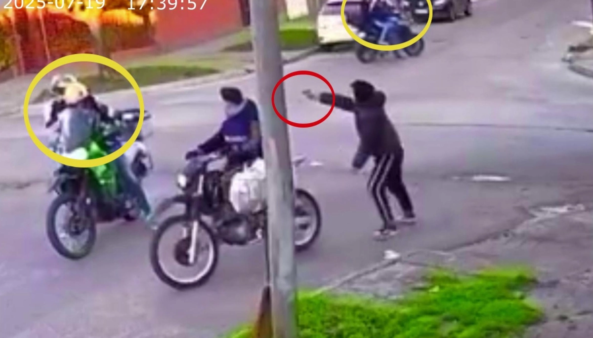 Motociclistas que viajaban con dos menores fueron robados por una manada de motochorros en Tres de Febrero