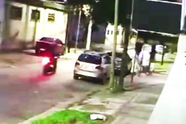 Tres de Febrero arrasado por la inseguridad: descendió del auto y lo asaltaron motochorros con tiempo