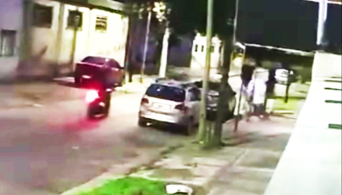 Tres de Febrero arrasado por la inseguridad: descendió del auto y lo asaltaron motochorros con tiempo