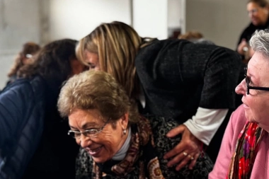 Con una emotiva celebración, Revilla destacó el rol de los adultos mayores en General Arenales