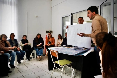 Egüen recorrió Norberto de la Riestra y hablaron con autoridades del Hospital San Roque de 25 de Mayo