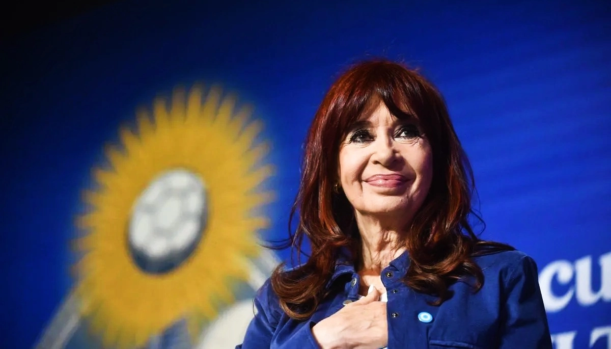 Cristina reapareció y apuntó contra Milei por la suba del dólar: “¿En serio que todo marcha de acuerdo al plan?”