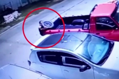 El COT interceptó a un sujeto que escapaba tras robar una auto en la vía pública