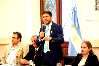 Santa Fe: exigen a Pullaro que tenga “coherencia” y deje de esconder información fiscal