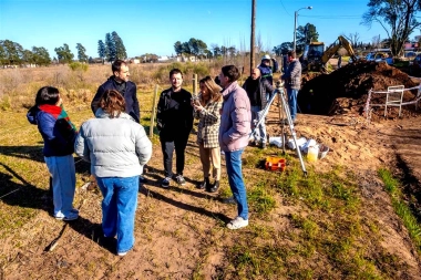 "Planificar, escuchar y concretar”: dijo Petrecca en la recorrida por una nueva obra en el barrio Bicentenario de Junín