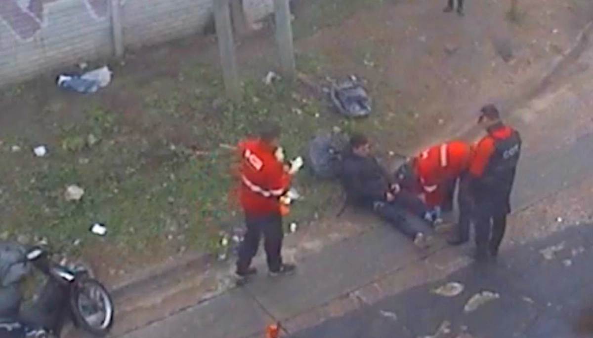 Motoquero derrapó en la colectora de la Panamericana y chocó con un camión