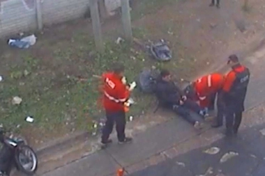 Motoquero derrapó en la colectora de la Panamericana y chocó con un camión