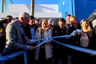 Campaña bonaerense: Magario llamó a una cruzada para apagar la motosierra de Milei