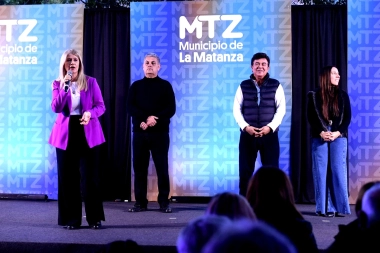 Magario en campaña: “Con Milei la gente elige entre calor, comida o remedios”