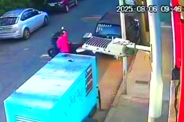 La Policía de la Ciudad detuvo a un hombre que intentó robar una moto que ni siquiera podía arrastrar