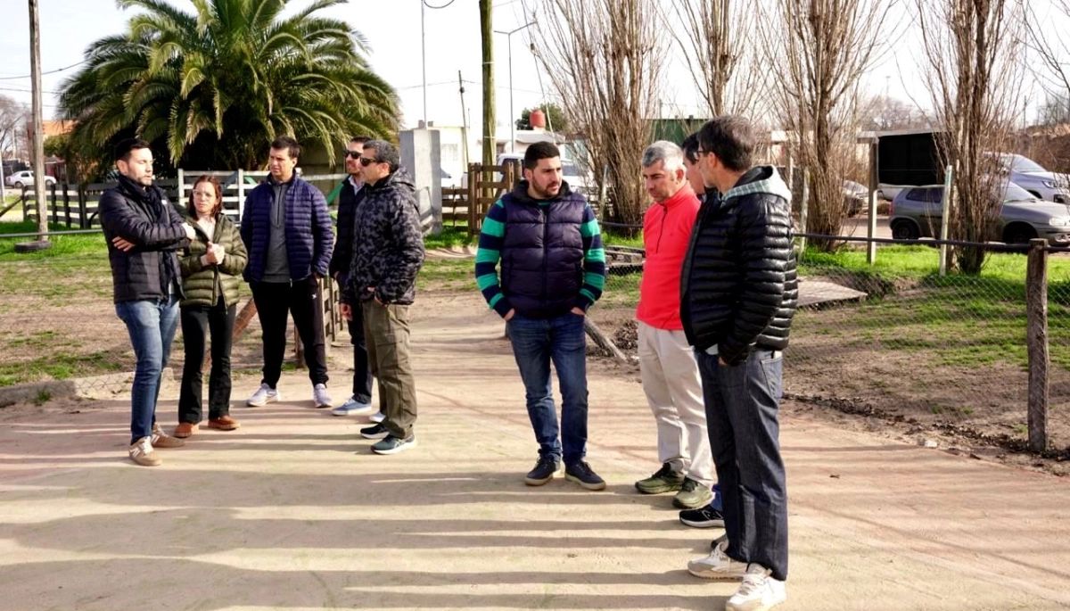 Egüen visitó el Club de Hockey 25 de Mayo y destacó las mejoras en infraestructura