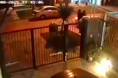 Mar del Plata está triste: motochorros lo emboscaron cuando abría el garaje y lo dejaron a pie