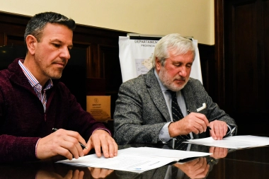 Sciaini firmó importantes convenios de cooperación con la Provincia para Roque Pérez