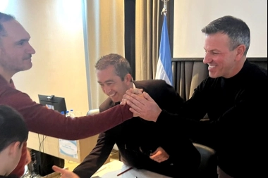 Con entrega de botones antipánico, Roque Pérez refuerza la protección ante la violencia de género