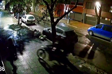 Una vecina de La Plata escapó de motochorros y les cerró la puerta en la cara
