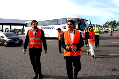 Por el “octubre rosa”: Marinucci y Kreplak encabezaron un operativo de seguridad vial y sanitario