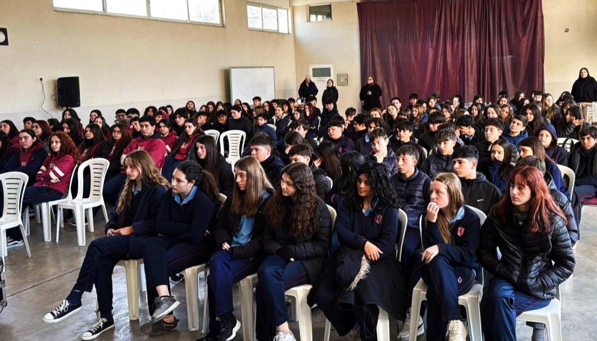 Más de 2.500 alumnos de San Isidro se sumaron al programa de seguridad "Ojos en Alerta"