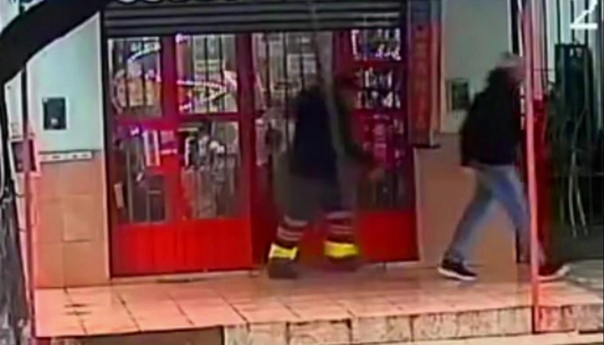 Un conocido golpeó a la encargada de un almacén y la habría intentado robar