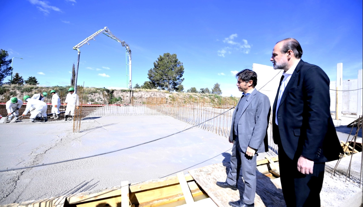 Kicillof recorrió obras hídricas en Bahía Blanca y alertó de los riesgos de un triunfo de Milei en septiembre