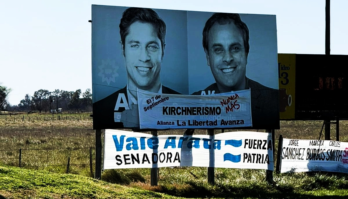 Denunciaron campaña sucia: Fuerza Patria intimó a libertarios por escraches de afiches en la Cuarta Sección