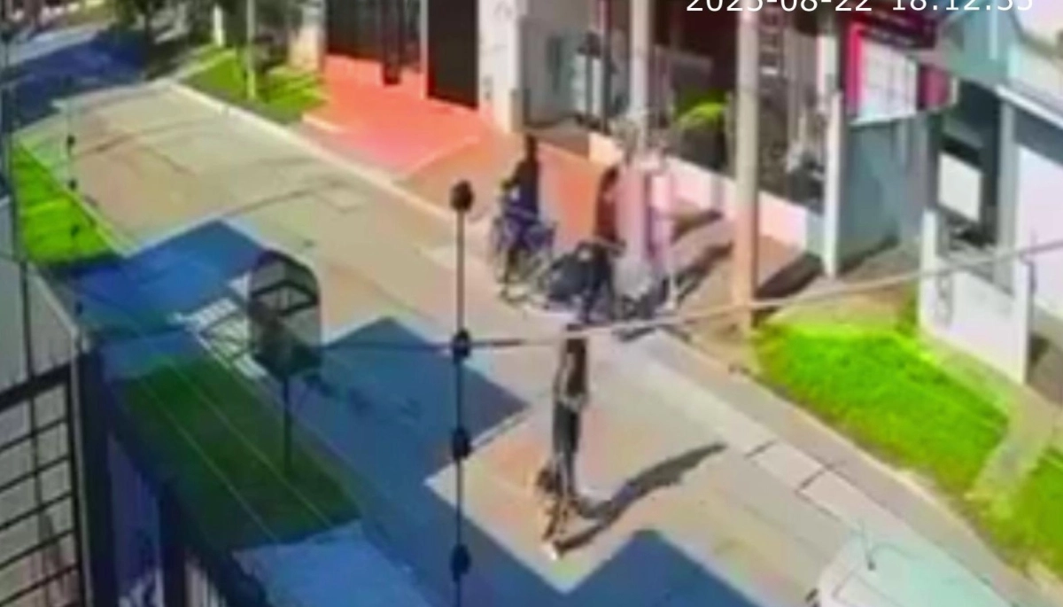 En Merlo y en 30 segundos, a un ciclista le robaron hasta la ropa