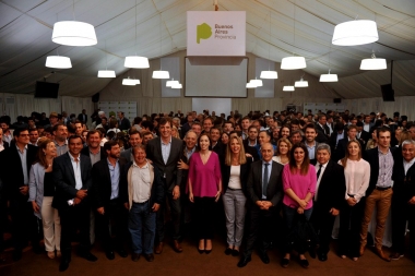 Vidal congregó a intendentes y legisladores y les pidió “seguir haciendo historia en esta provincia”